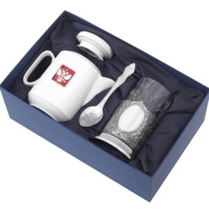 серебристый