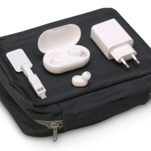 Набор для путешествий с наушниками, адаптером и универсальным кабелем «Take me»