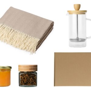 Подарочный набор с пледом, френчпрессом, чаем и вареньем